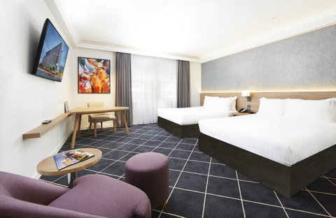 Furama Darling Harbour - Hotel Gold Coast 3