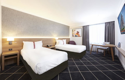 Furama Darling Harbour - Hotel Gold Coast 4