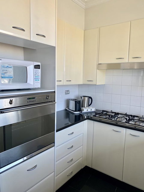 Castle Serviced Apartments - Hotel Gold Coast 0