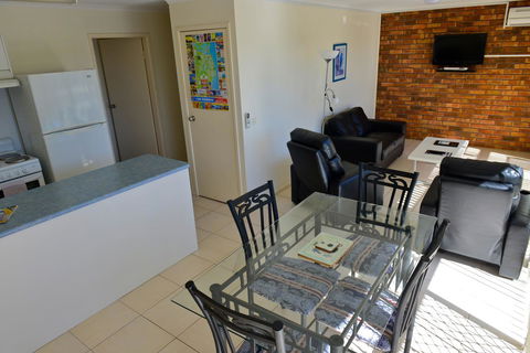 Beach House Holiday Apartments - Hotel Gold Coast 10