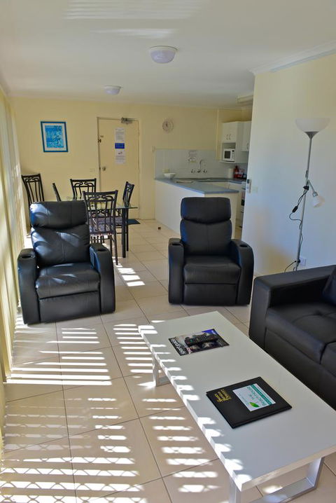 Beach House Holiday Apartments - Hotel Gold Coast 7