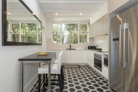Elegant Family Home Close To Harbour And Views - Hotel Gold Coast 5