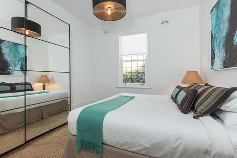 Elegant Family Home Close To Harbour And Views - Hotel Gold Coast 1