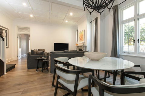 Elegant Family Home Close To Harbour And Views - Hotel Gold Coast 3