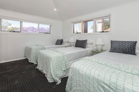 Elegant Family Home Close To Harbour And Views - Hotel Gold Coast 9