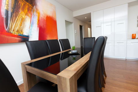 The Penthouse - Hotel Gold Coast 7