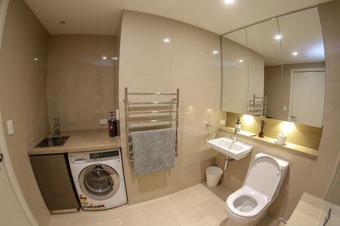 Olympic Park Sunshine 2 Bedrooms Apts With Private Parking - Hotel Gold Coast 16