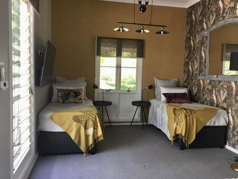 Chanticleer Gardens Barn Cottage With A Pool - Hotel Gold Coast 14