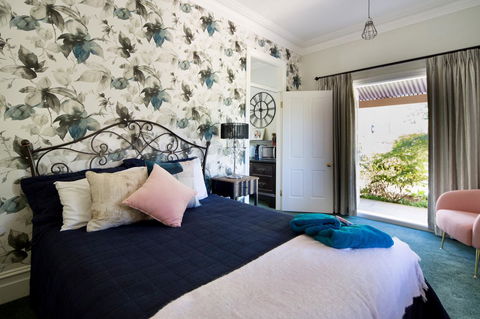 Chanticleer Gardens Barn Cottage With A Pool - Hotel Gold Coast 35