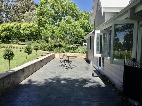 Chanticleer Gardens Barn Cottage With A Pool - Hotel Gold Coast 4