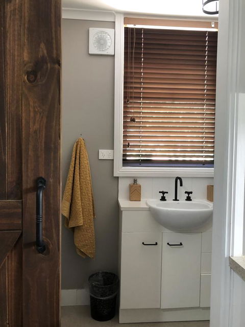Chanticleer Gardens Barn Cottage With A Pool - Hotel Gold Coast 22