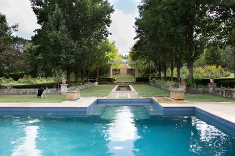 Chanticleer Gardens Barn Cottage With A Pool - Hotel Gold Coast 15