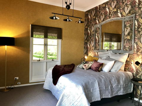 Chanticleer Gardens Barn Cottage With A Pool - Hotel Gold Coast 18