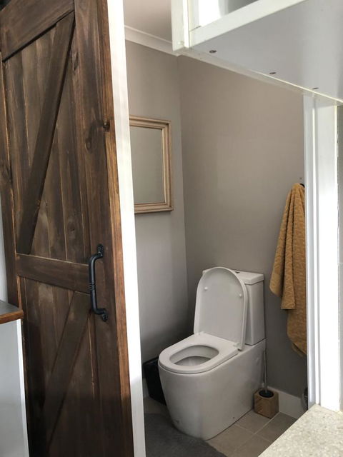 Chanticleer Gardens Barn Cottage With A Pool - Hotel Gold Coast 21