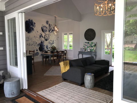 Chanticleer Gardens Barn Cottage With A Pool - Hotel Gold Coast 28