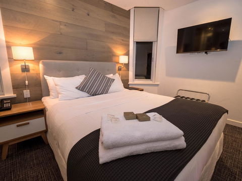 Crown Hotel Surry Hills - Hotel Gold Coast 2