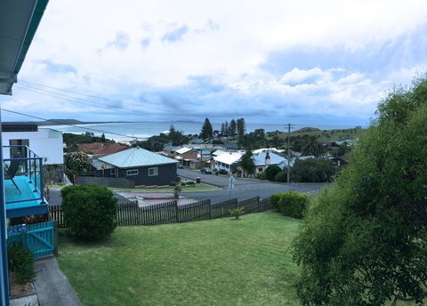 Clareview, 8 Korogora Street - Hotel Gold Coast 0