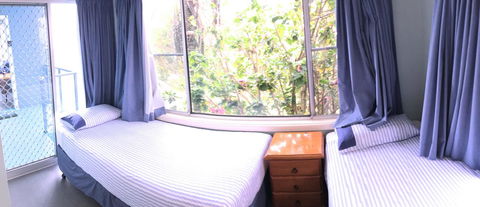 Clareview, 8 Korogora Street - Hotel Gold Coast 1