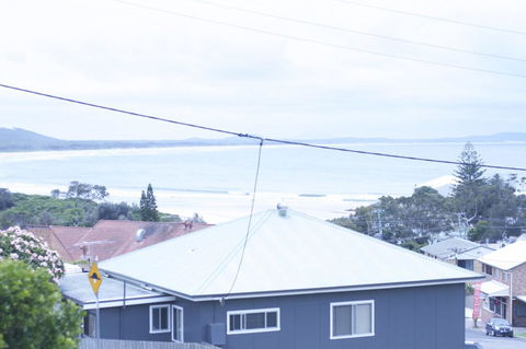 Clareview, 8 Korogora Street - Hotel Gold Coast 8