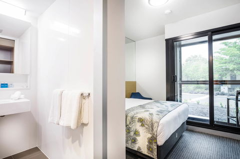 Mercure Darwin Airport Resort - Hotel Gold Coast 10