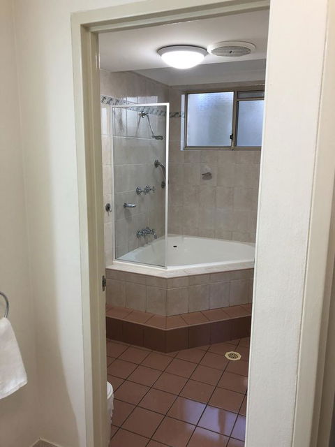 Beaches Serviced Apartments - Hotel Gold Coast 9