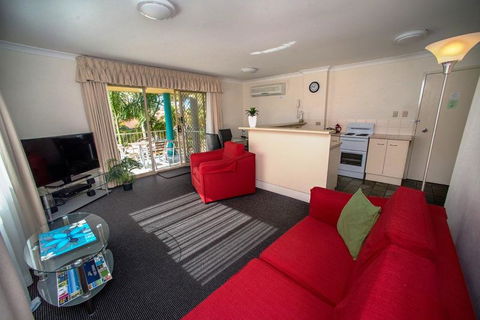 Beaches Serviced Apartments - Hotel Gold Coast 12