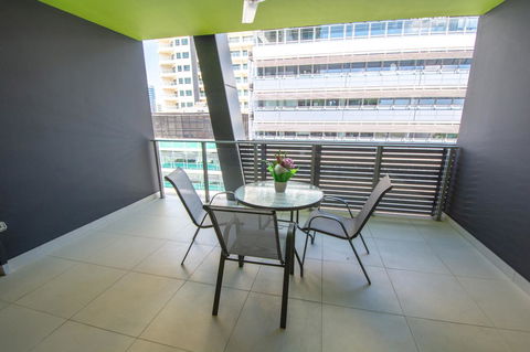Magnum Serviced Apartments - Hotel Gold Coast 13