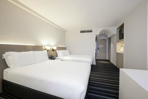 DoubleTree By Hilton Esplanade Darwin - Hotel Gold Coast 17