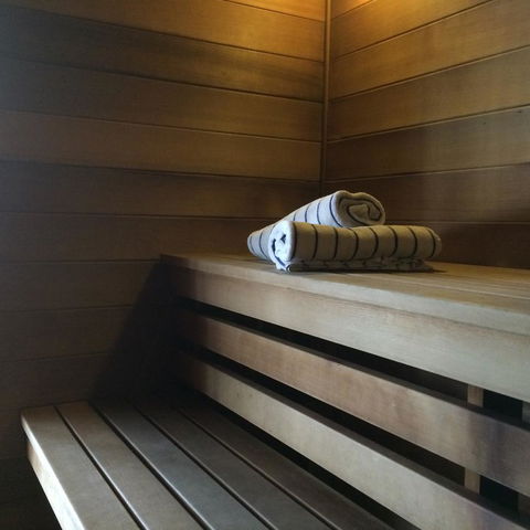 Novotel Canberra - Hotel Gold Coast 9
