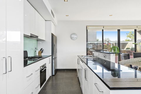 BOUTIQUE STAYS - Catani Gardens - Hotel Gold Coast 3
