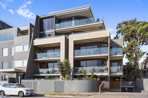 BOUTIQUE STAYS - Catani Gardens - Hotel Gold Coast 0