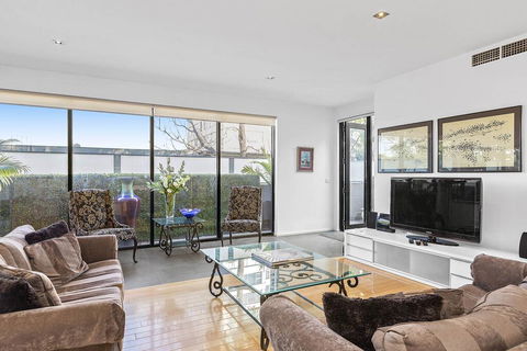 BOUTIQUE STAYS - Catani Gardens - Hotel Gold Coast 2