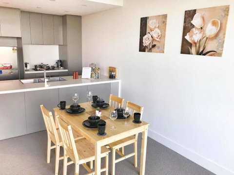 Brand New 2 Bed Apartment With Absolute Park View - Hotel Gold Coast 2