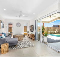 Brand New PRIZE HOME 50m path to beach - Hotel Gold Coast