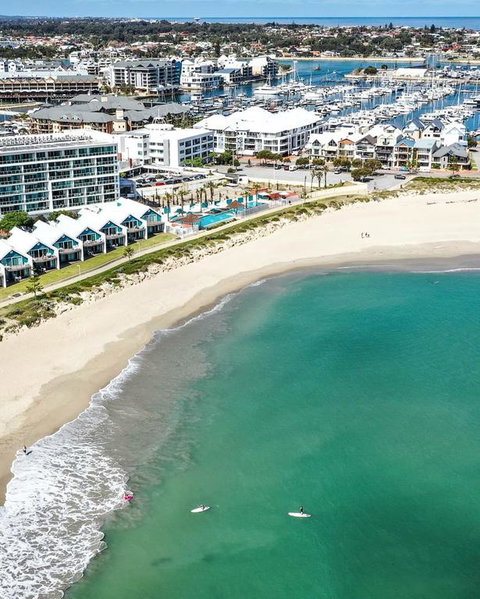 Breakwater Short Stay - Hotel Gold Coast 3