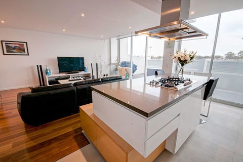 Bridgepoint 106 - Hotel Gold Coast 2
