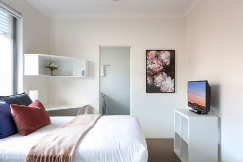 Bright Studio Steps From Westmead Hospital - Hotel Gold Coast 0