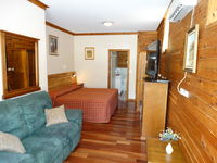 Book Brooklyn Accommodation Vacations Hotel Gold Coast Hotel Gold Coast