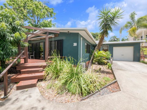 Bryce Street 30, - Ultimate Beach Shack - Hotel Gold Coast 0