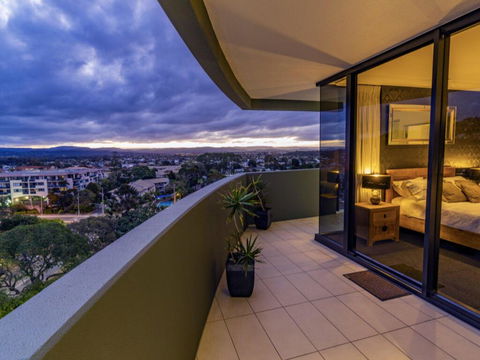 Burleigh Beach 2 Bedroom Apartment - Hotel Gold Coast 2