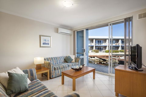 C Mandurah Resort & Serviced Apartments - Hotel Gold Coast 2