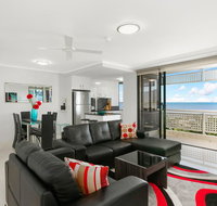Cairns Luxury Seafront Apartment - Hotel Gold Coast
