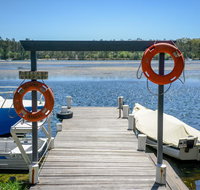 Calm Waters Waterfront Cottages - Hotel Gold Coast