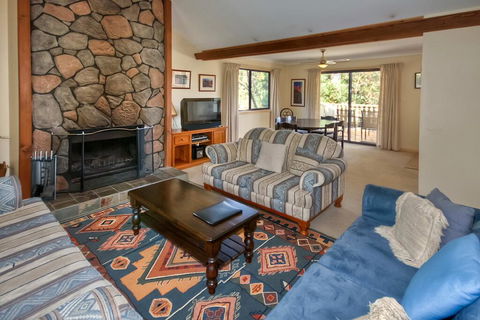 Camelot - Hotel Gold Coast 2