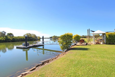Campbell 7 - Large Queenslander On Maroochy River - Hotel Gold Coast 2