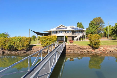 Campbell 7 - Large Queenslander On Maroochy River - Hotel Gold Coast 0