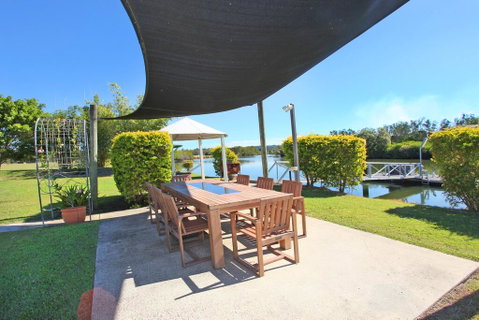Campbell 7 - Large Queenslander On Maroochy River - Hotel Gold Coast 3
