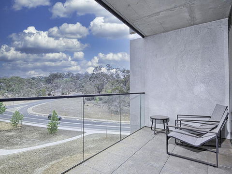 CANBERRA CHIC-hosted By:L'Abode Accommodation - Hotel Gold Coast 1