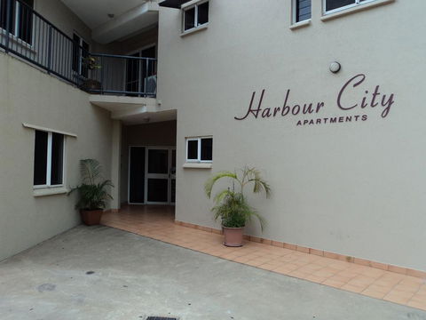 Cardona Crt - Hotel Gold Coast 1