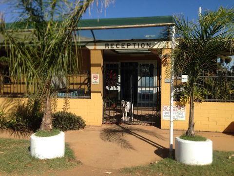 Carnarvon Caravan Park - Hotel Gold Coast 2